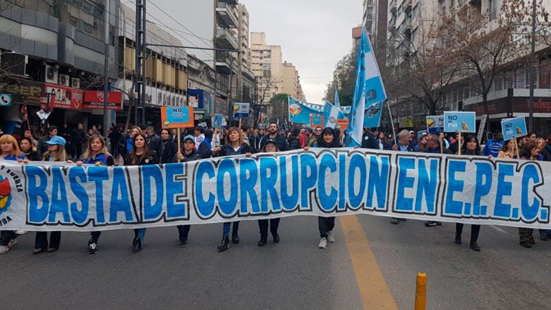 El gremio de Luz y Fuerza marchará hasta la Casa de Gobierno el martes. 