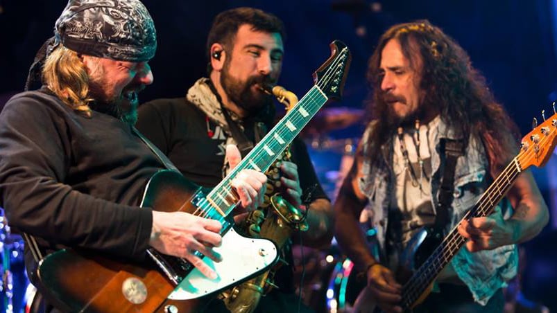 El grupo de rock tocó en Plaza Añoranzas.