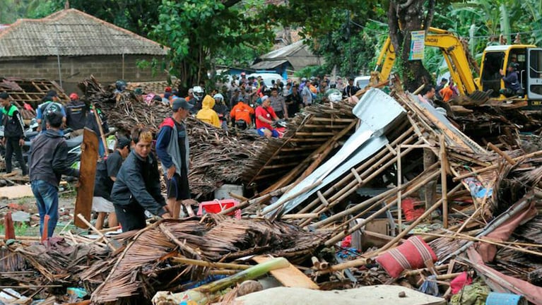 El grupo indonesio de música "Seventeen" se encontraba actuando cuando el tsunami arrasó la zona.