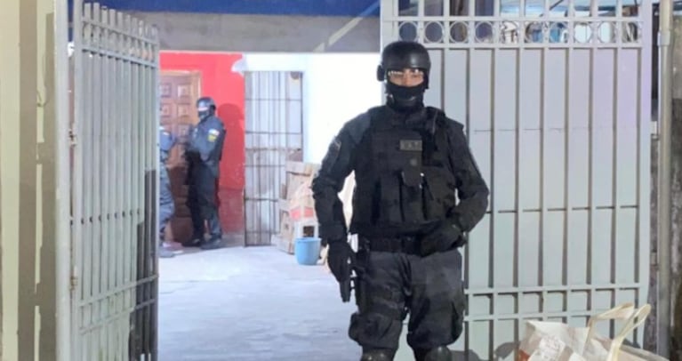 El grupo vendía droga desde una casa de Leones.