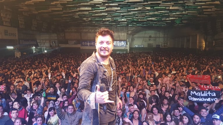 El Guacho esta feliz: cerró una semana con muchos bailes