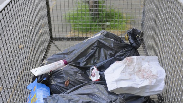El hallazgo del bebé en la bolsa de basura conmovió a los vecinos de Santa Rosa de Calamuchita.