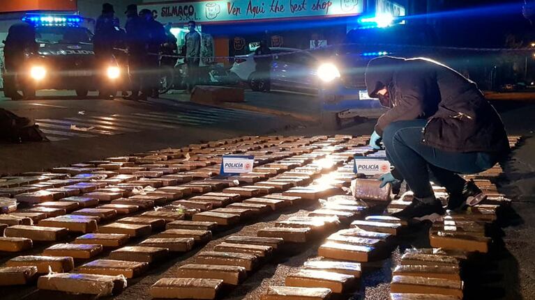 El hallazgo del camión repleto de marihuana cambió los planes en la investigación.