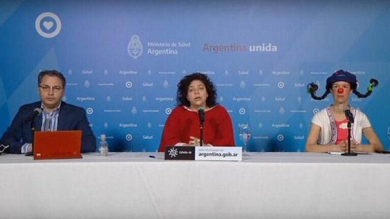 El hashtag #GobiernoDePayasos se volvió tendencia en las redes sociales.