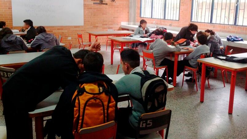 El hecho ocurrió durante un examen de Ciencias Sociales. 