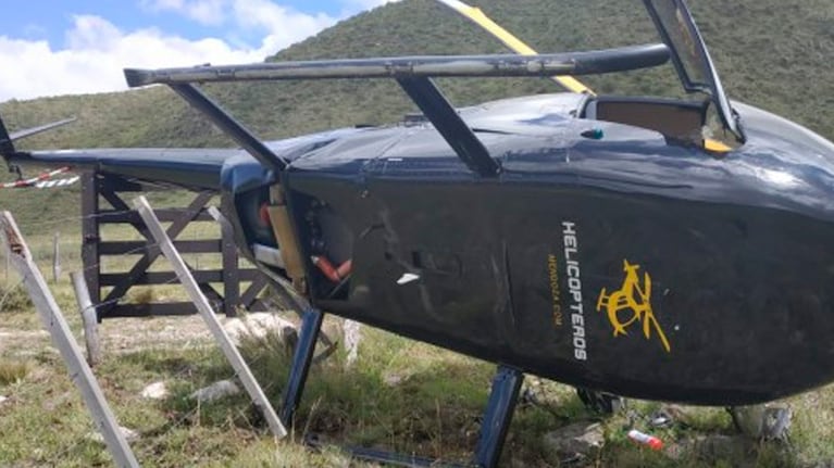 El helicóptero, el piloto y los dos turistas se salvaron.