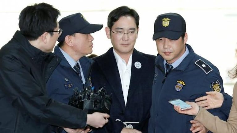 El heredero de Samsung pasó de los millones a una cárcel común