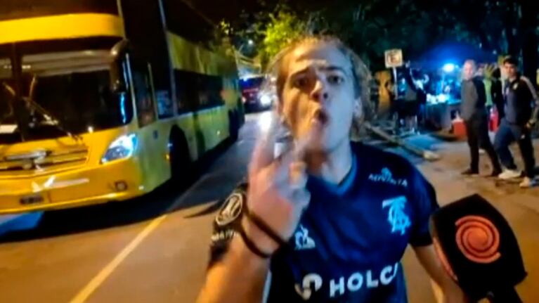 El hincha de Talleres expresó su enojo ante El Doce en Paraguay.
