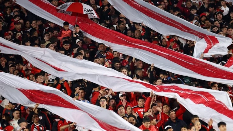 El hincha murió en plena tribuna del Monumental.