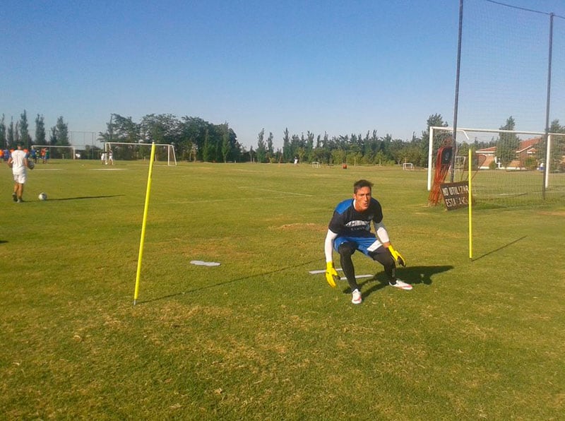 El histórico arquero de Instituto se puso la camiseta de Talleres. Imagen dolorosa para los hinchas gloriosos.