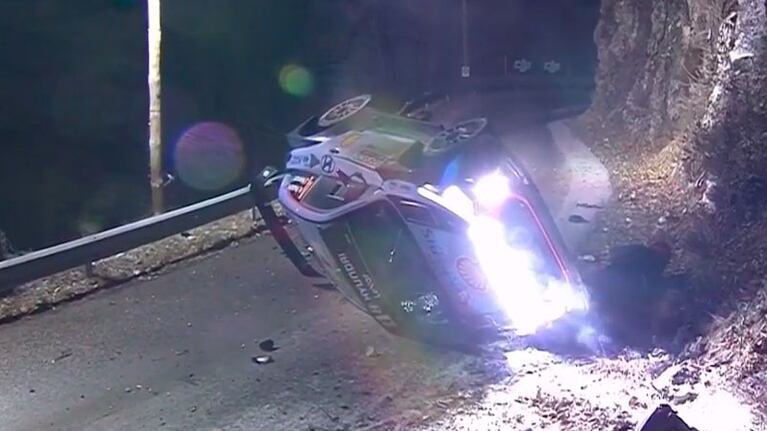 El Hiunday de Hayden Paddon en la curva fatal de Montecarlo.