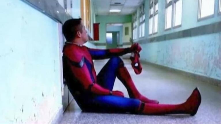 El “hombre araña” cordobés sigue grave tras ser baleado por un policía: habló la hija