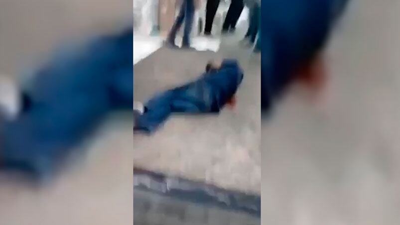 El hombre baleado en el Mercado de Nayarit murió en un hospital.