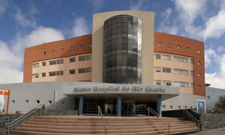 El hombre baleado fue internado en el Hospital San Antonio de Padua, en Río Cuarto. 