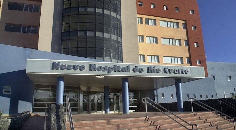 El hombre de 26 años se recupera en el Hospital San Antonio de Padua de Río Cuarto.