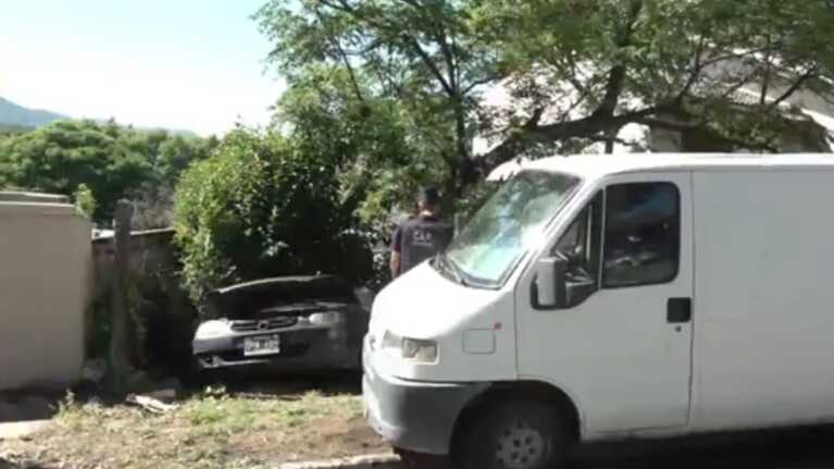El hombre de 76 años murió atropellado por su propio auto.