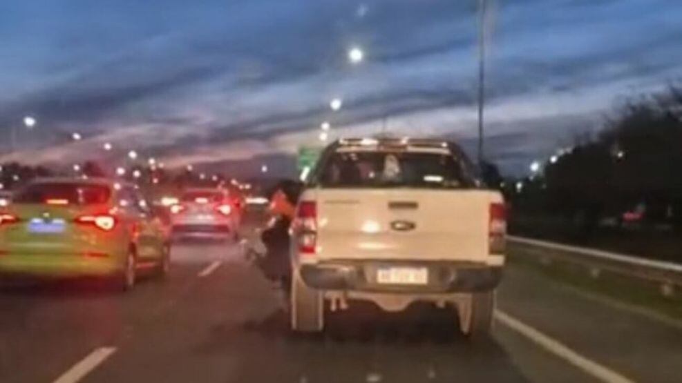El hombre está detenido en la cárcel de Bouwer.