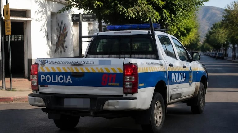 El hombre está prófugo y es intensamente buscado.