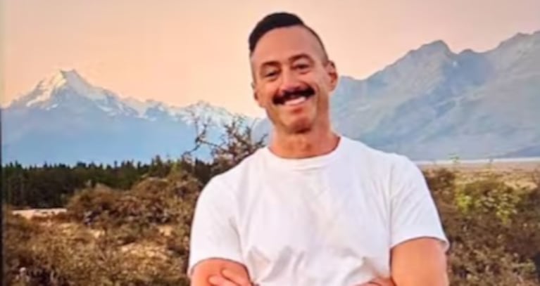 El hombre estaba viajando solo por el sur del país.