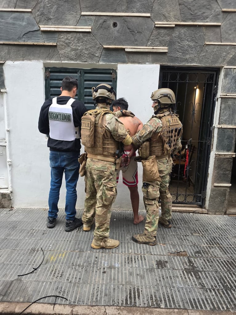 El hombre fue atrapado en una casa de barrio Pueyrredón.