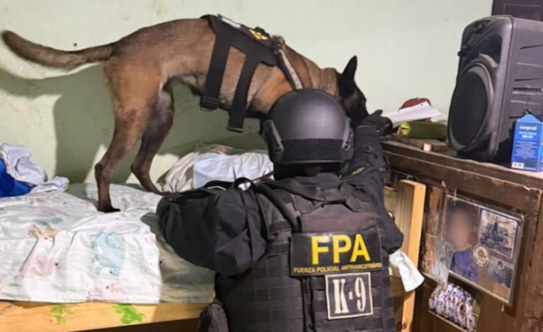 El hombre fue descubierto vendiendo droga en La Falda.