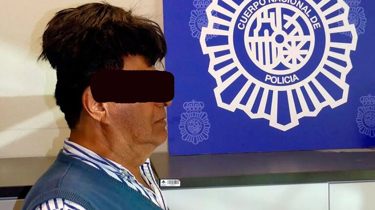 El hombre fue detenido en el aeropuerto de Barcelona.