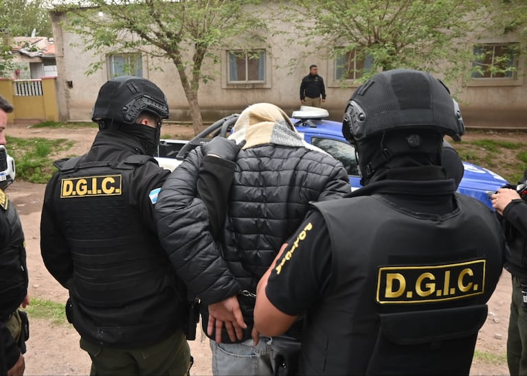 El hombre fue detenido tras allanamientos en Córdoba.