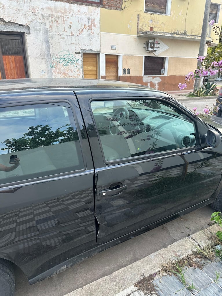 El hombre fue sorprendido por la Policía mientras dormía en un auto ajeno, rodeado de objetos robados.