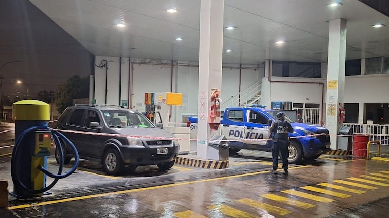 El hombre había llegado a la estación a bordo de su Ford Ecosport. Foto: Paula Salort / ElDoce.