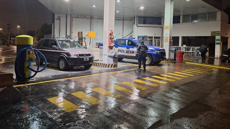 El hombre había llegado a la estación a bordo de su Ford Ecosport. Foto: Paula Salort / ElDoce.
