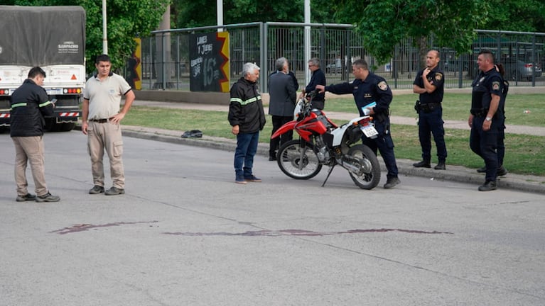 El hombre mató a un ladrón que quiso robarle la moto.