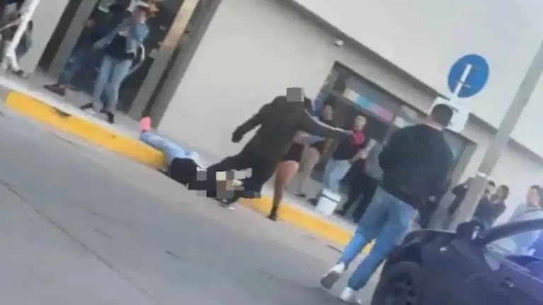 El hombre murió a causa de la golpiza que recibió.