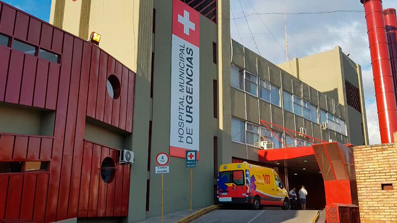 El hombre murió en el Hospital de Urgencias. 