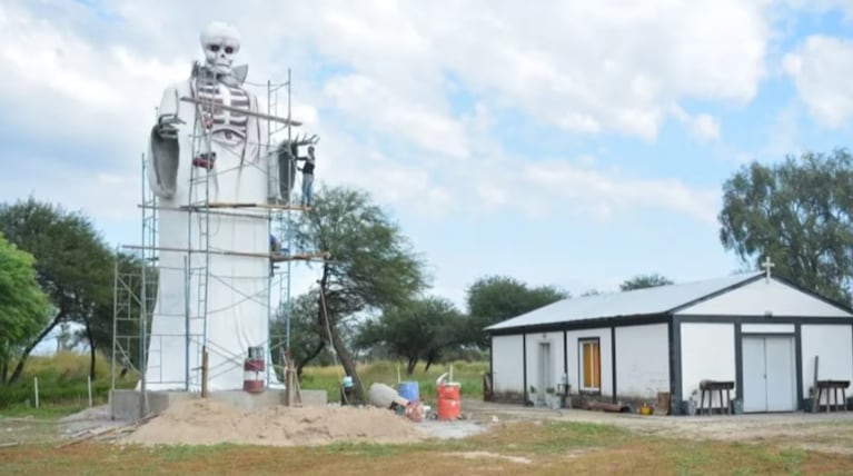 El hombre murió tras construir la estatua de San La Muerte.