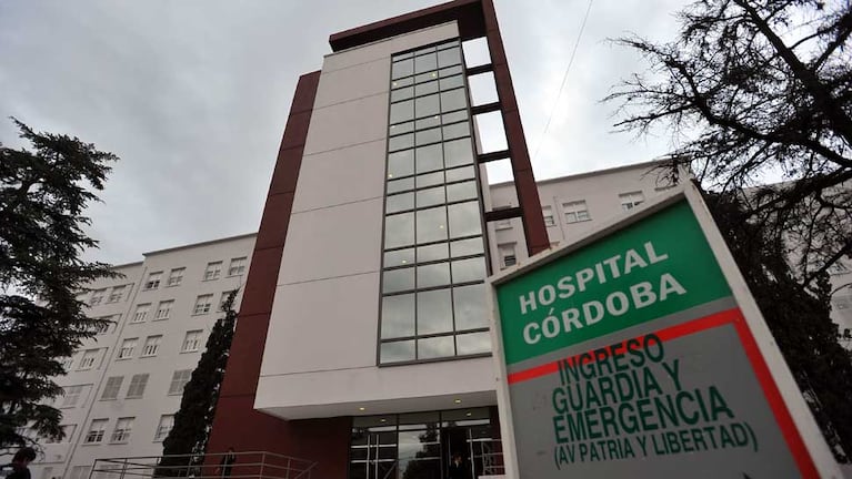 El hombre permanece internado en el Hospital Córdoba.