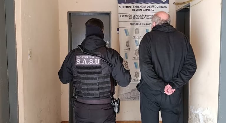 El hombre quedó detenido después del arranque de violencia extrema.