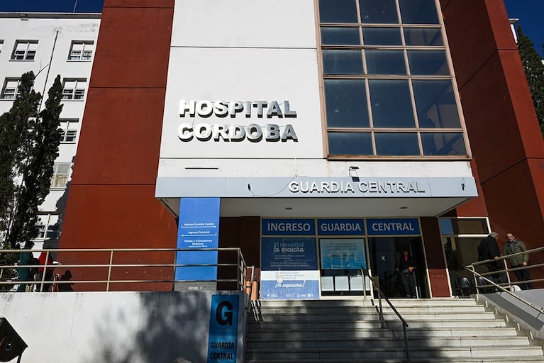 El hombre quedó internado en el Hospital Córdoba.