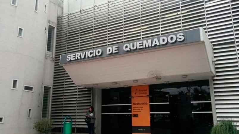 El hombre quedó internado en el Instituto del Quemado.