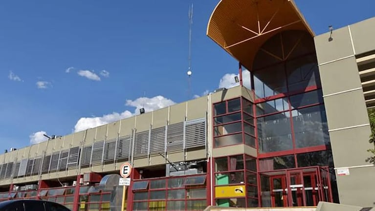 El hombre se encuentra internado en el Hospital de Urgencias.