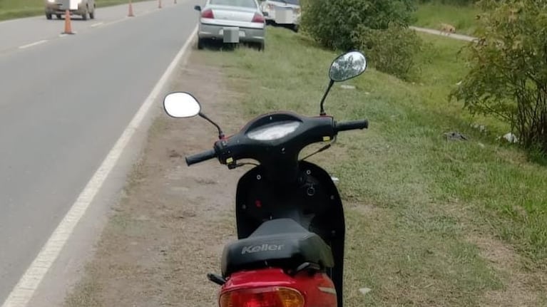 El hombre se trasladaba en una motocicleta Keller 110 cc cuando fue atrapado.