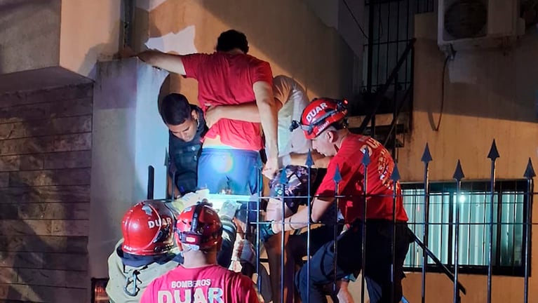 El hombre sufrió el doloroso episodio en barrio Alto Alberdi. Foto: Policía.