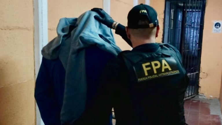 El hombre tenía pedido de captura.