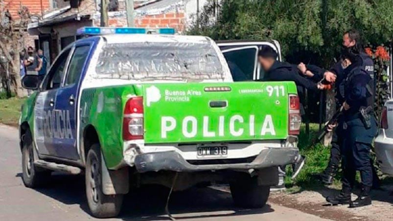 El hombre tiene prohibido acercarse a su hija.