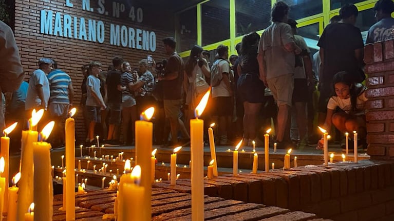 El homenaje a Ian Cabrera en la escuela del tiroteo.