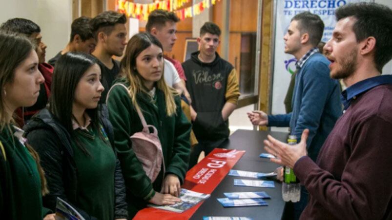 El horario de visita es de 10 a 19, en el Comedor Universitario. 