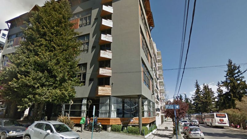 El hotel donde hallaron muerta a la estudiante, en Bariloche.