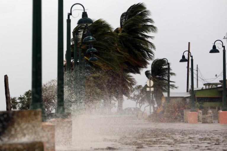 El huracán María llegó con fuerza a Puerto Rico