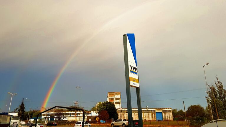 El impactante cielo que apareció después de la pedrea. Foto: Alex Ais.