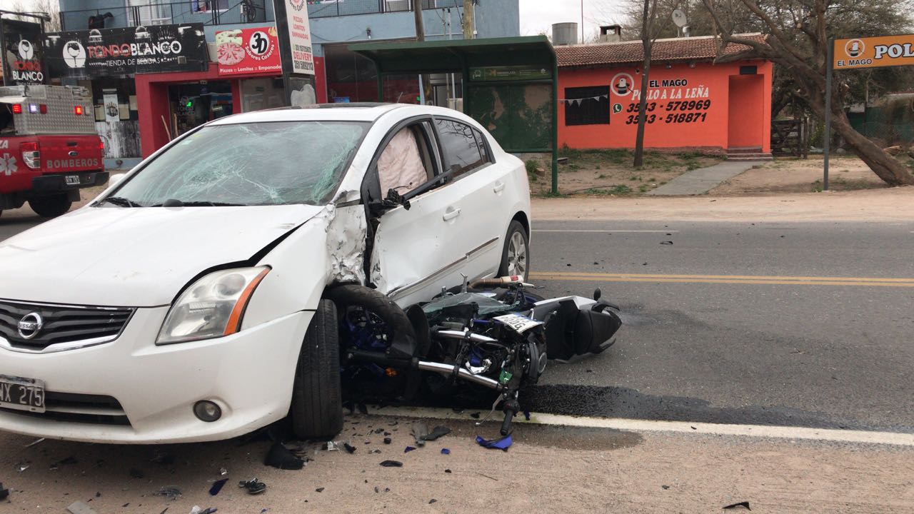 El impacto fue fatal para el motociclista.