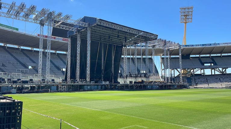 El imponente escenario montado para el show de Tini en el Kempes.